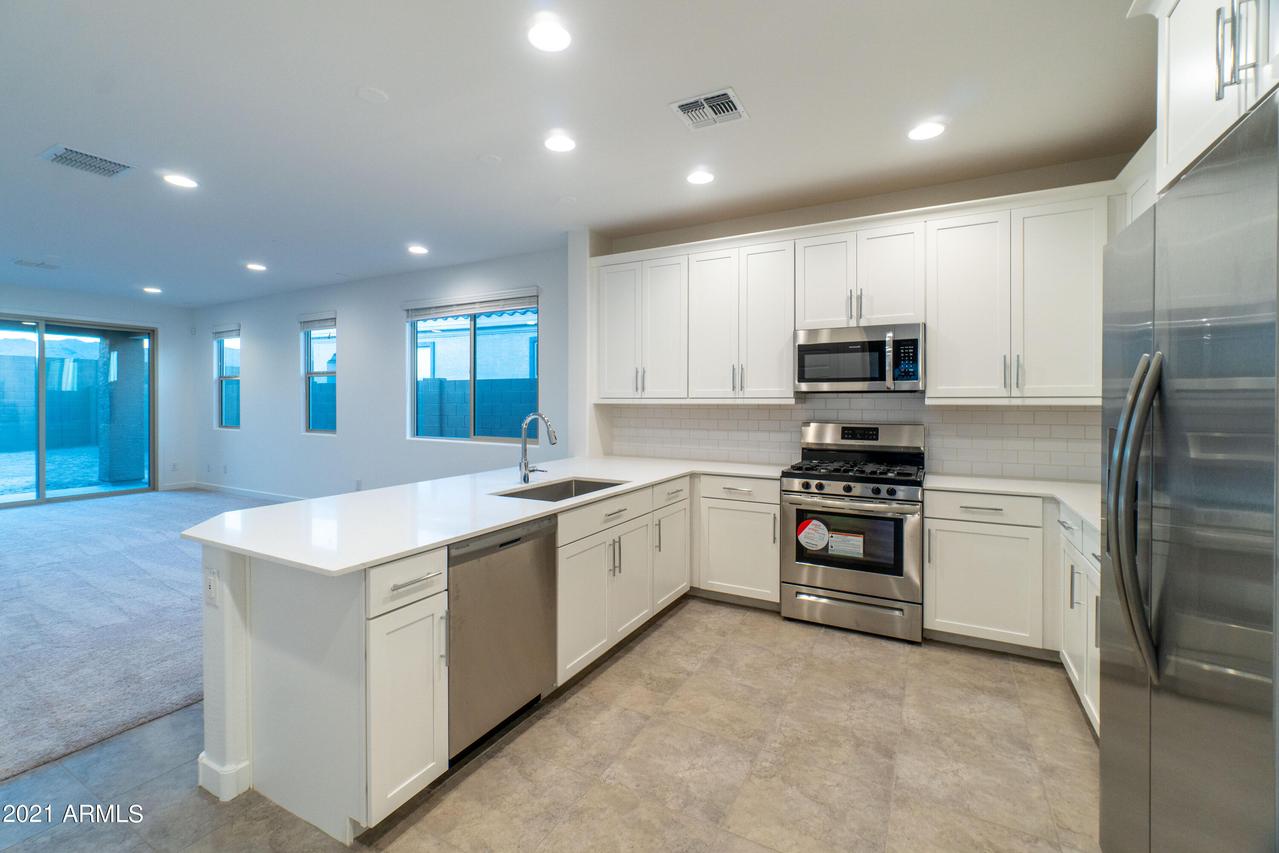 4440 N 199th Ln., Litchfield Park, AZ 85340