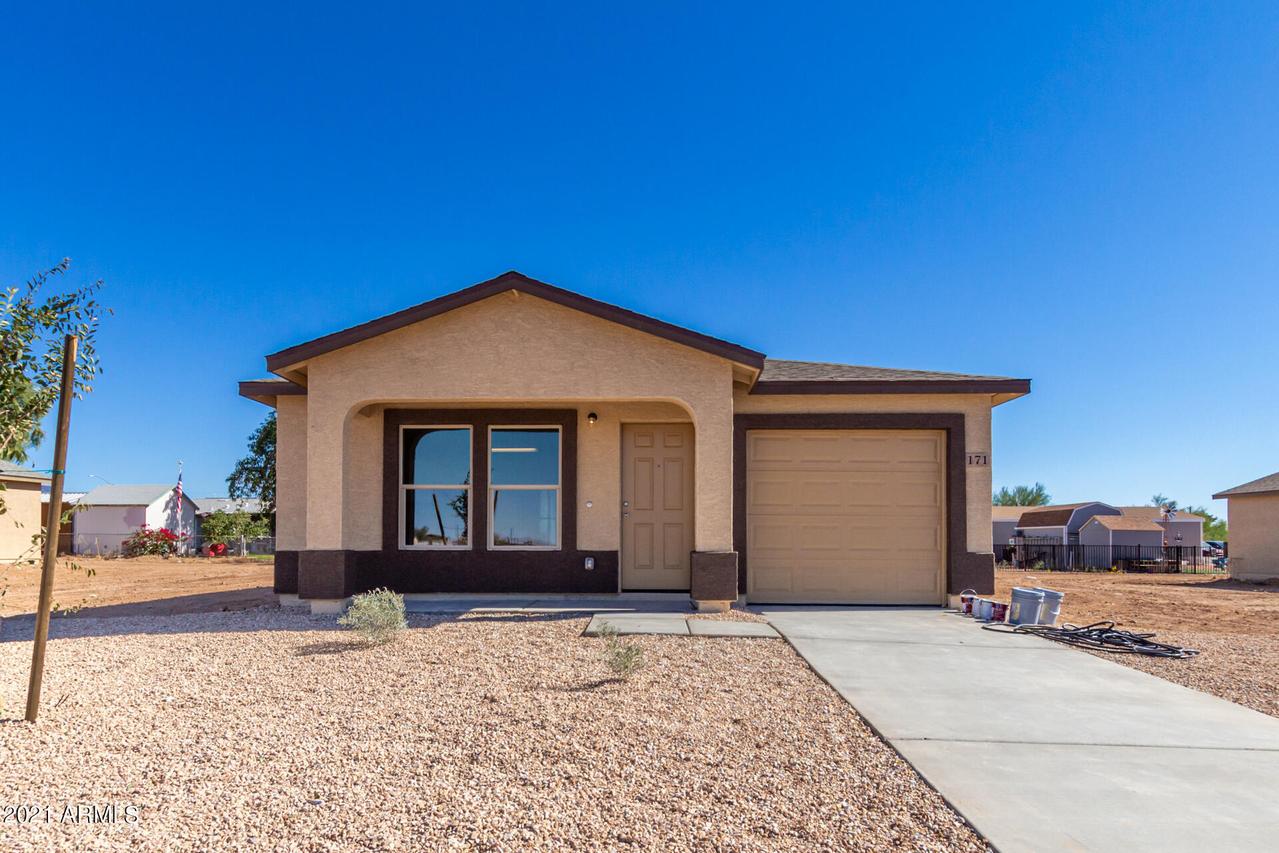 171 Arkin Cir., Morristown, AZ 85342