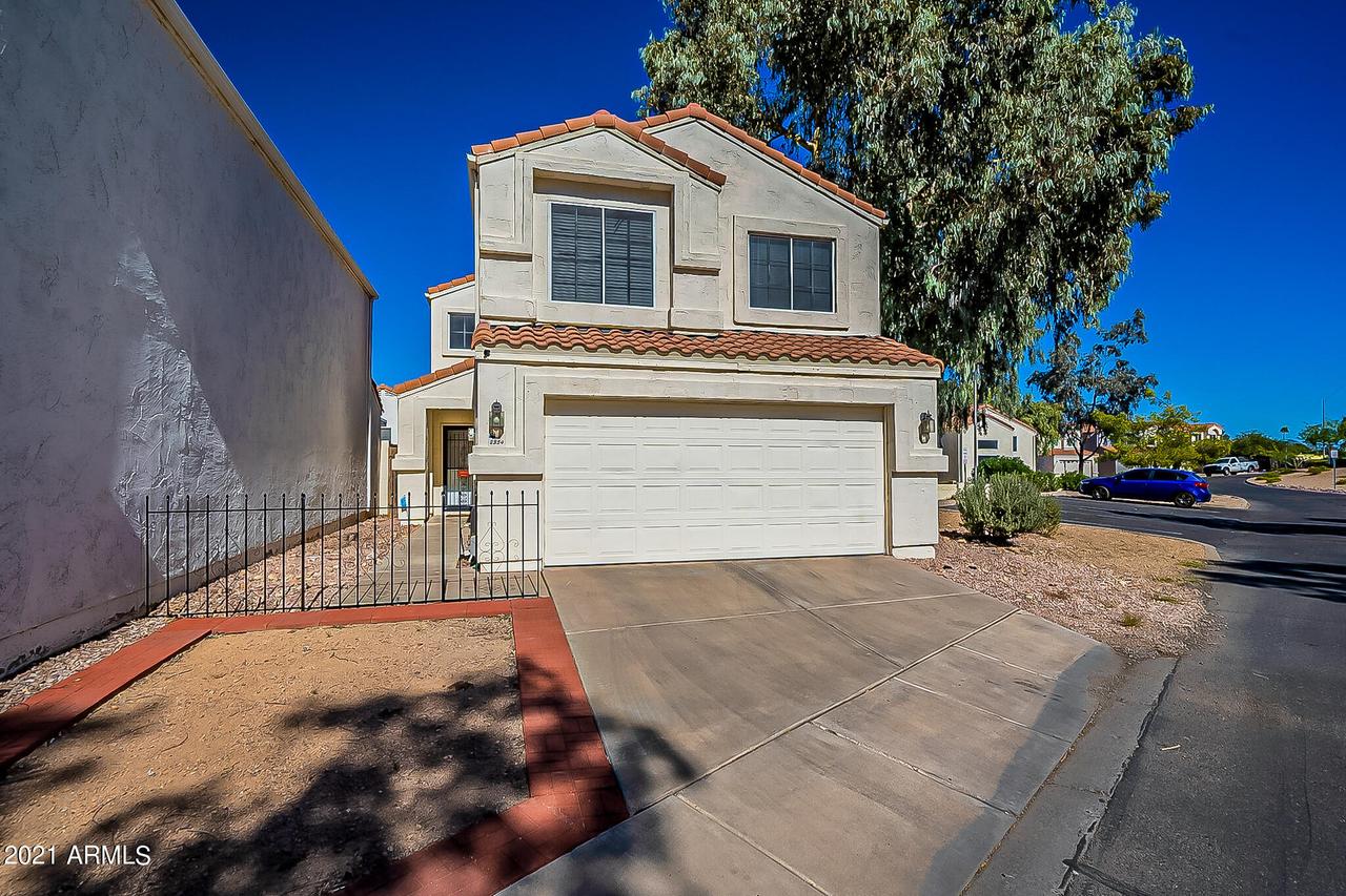 2354 E Gelding Dr., Phoenix, AZ 85022