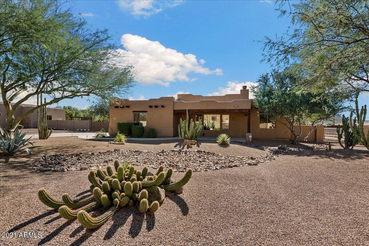 2633 W Saber Rd., Phoenix, AZ 85086