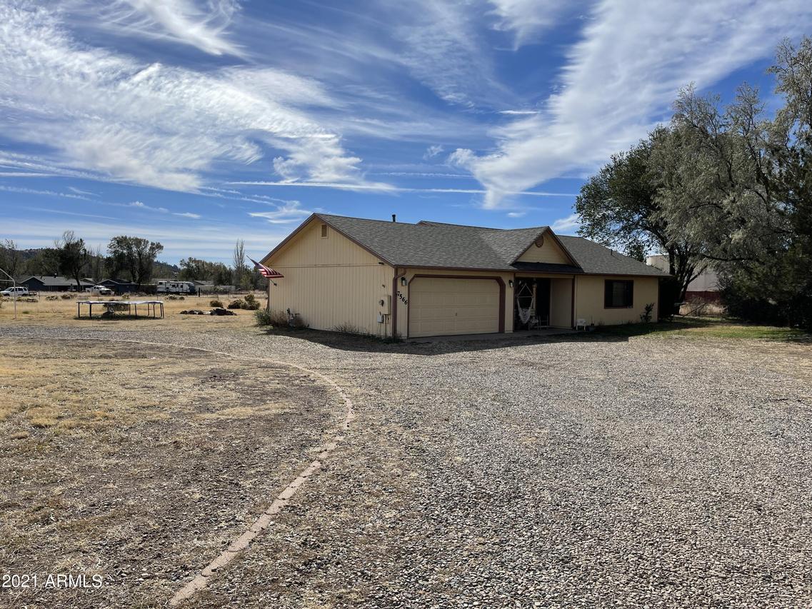 7566 Moonbeam Dr., Flagstaff, AZ 86004