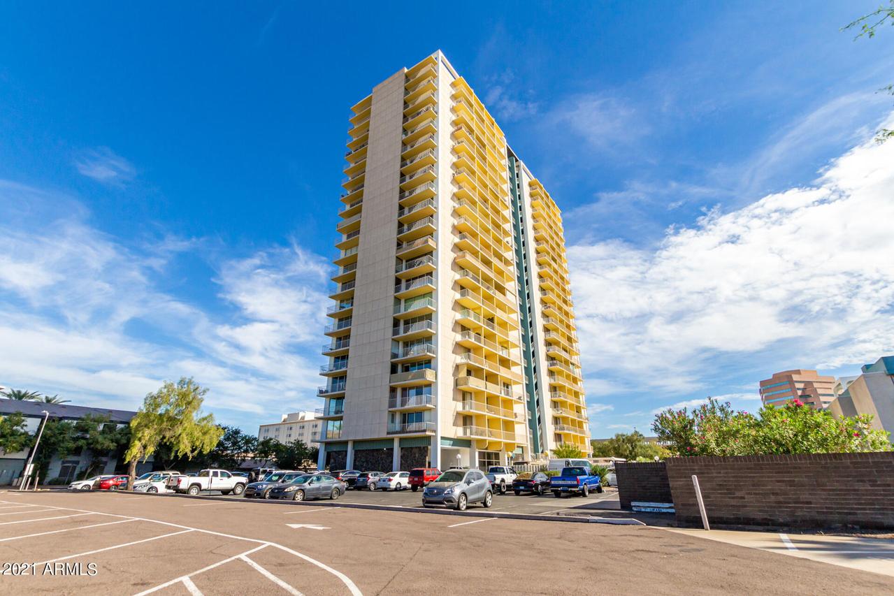 207 W Clarendon Ave. #17E, Phoenix, AZ 85013