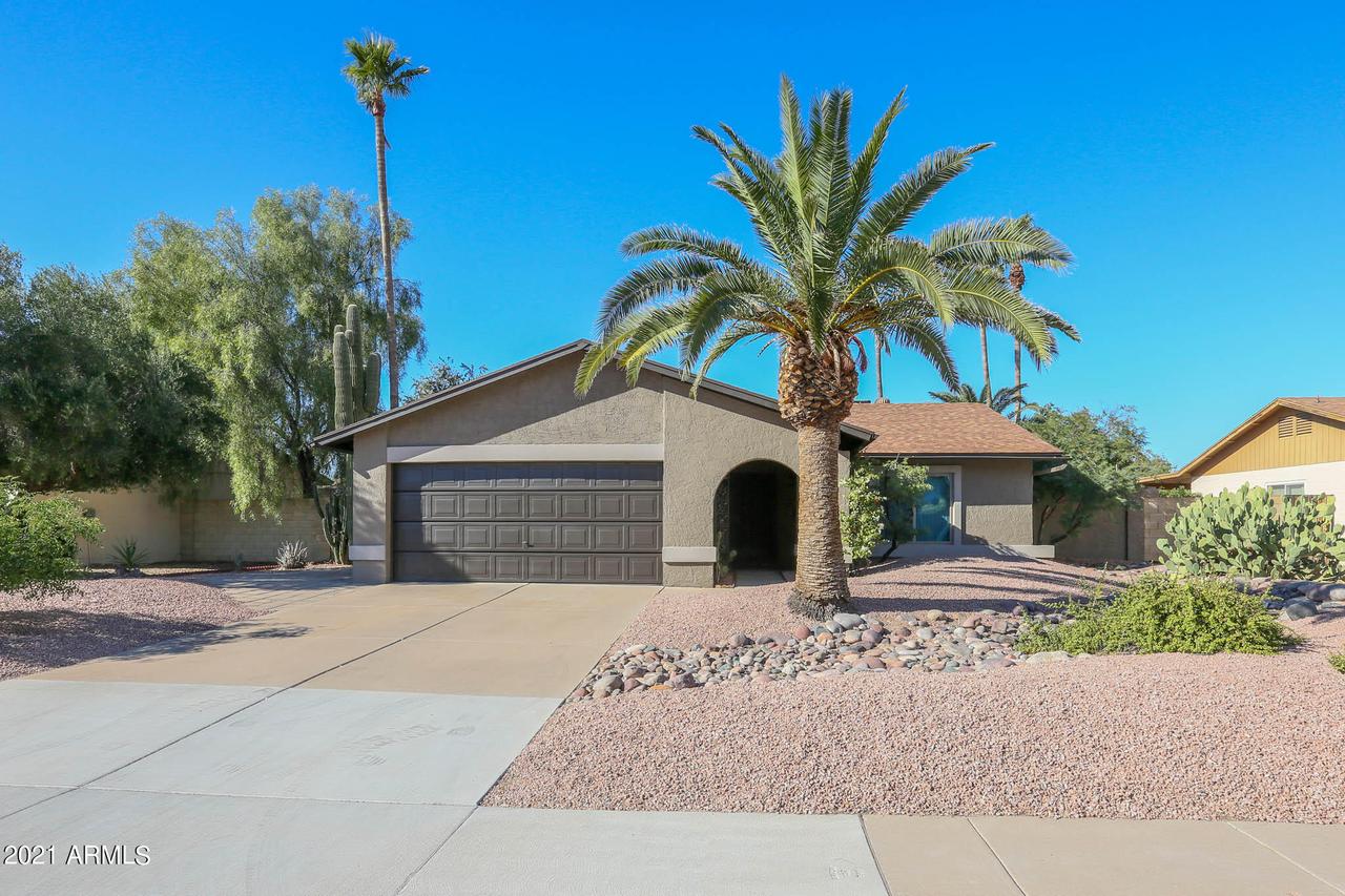 2104 W El Prado Rd., Chandler, AZ 85224