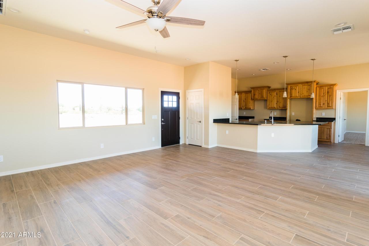 6590 E Tranquilo St., Apache Junction, AZ 85119