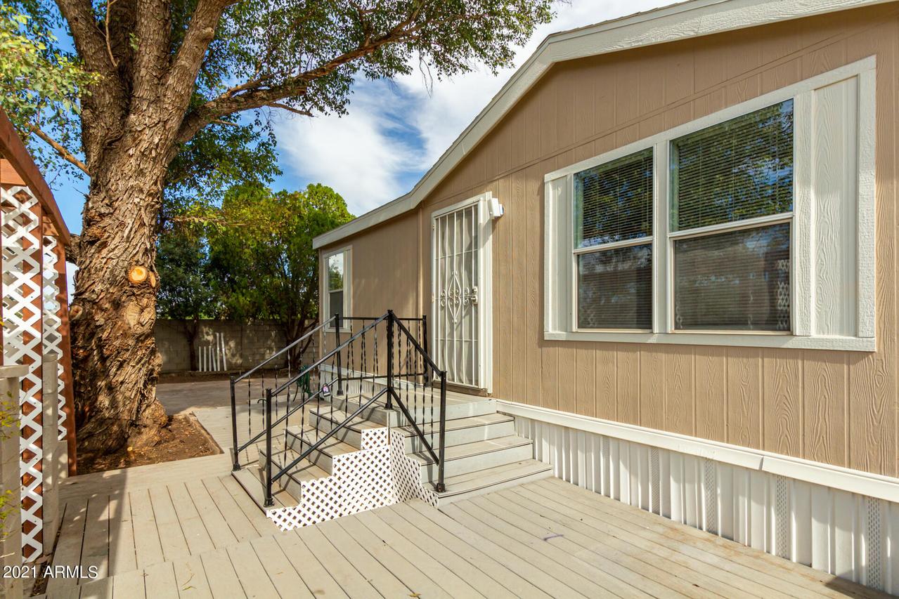 456 E Lynwood St., Mesa, AZ 85203
