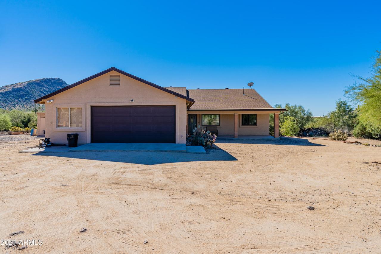 43647 N 19th St., New River, AZ 85087