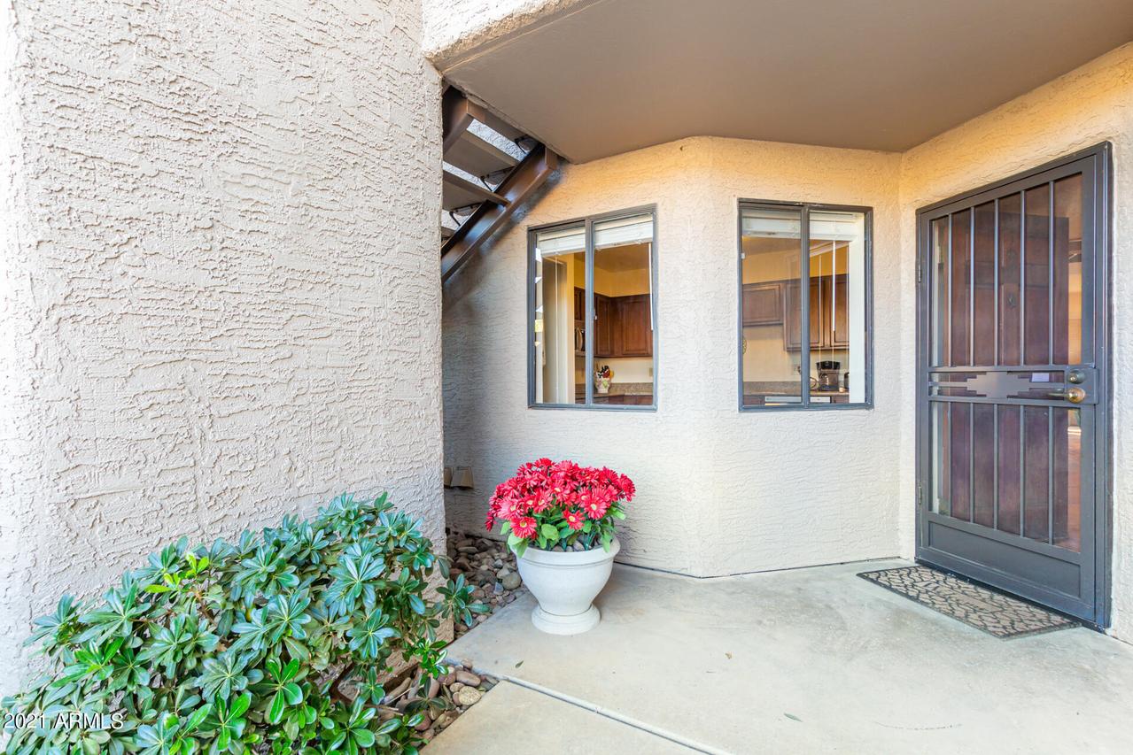 9430 E Mission Ln. #106, Scottsdale, AZ 85258