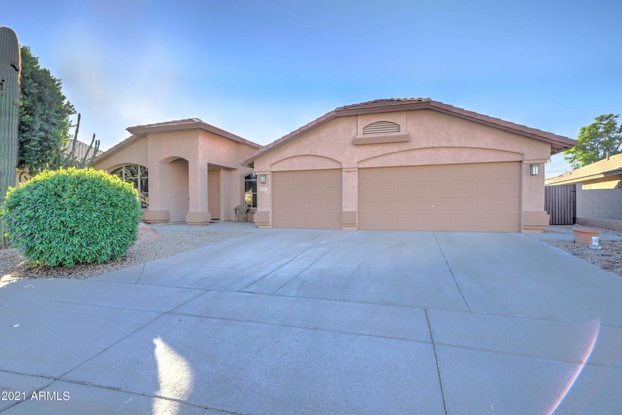 9729 E Plana Ave., Mesa, AZ 85212