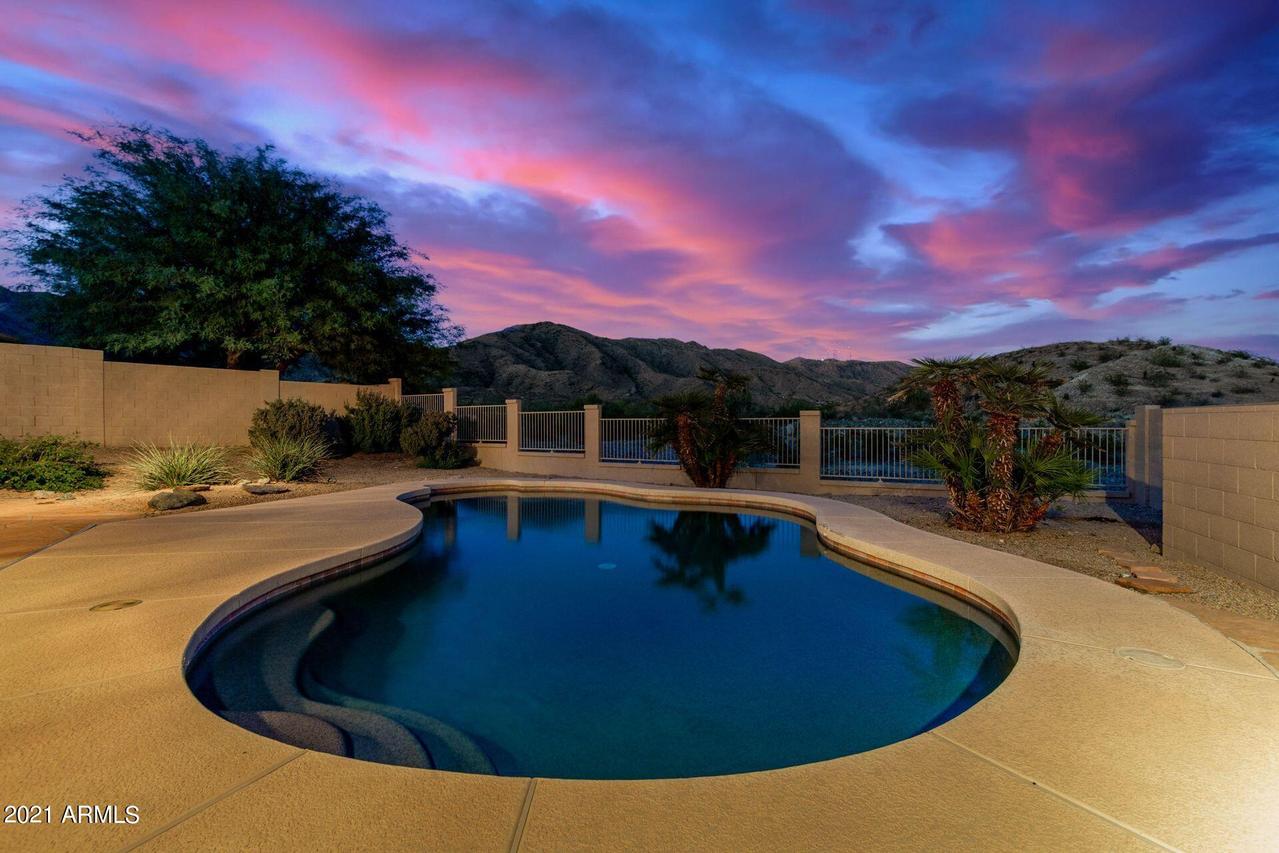 15227 S 14th Ave., Phoenix, AZ 85045