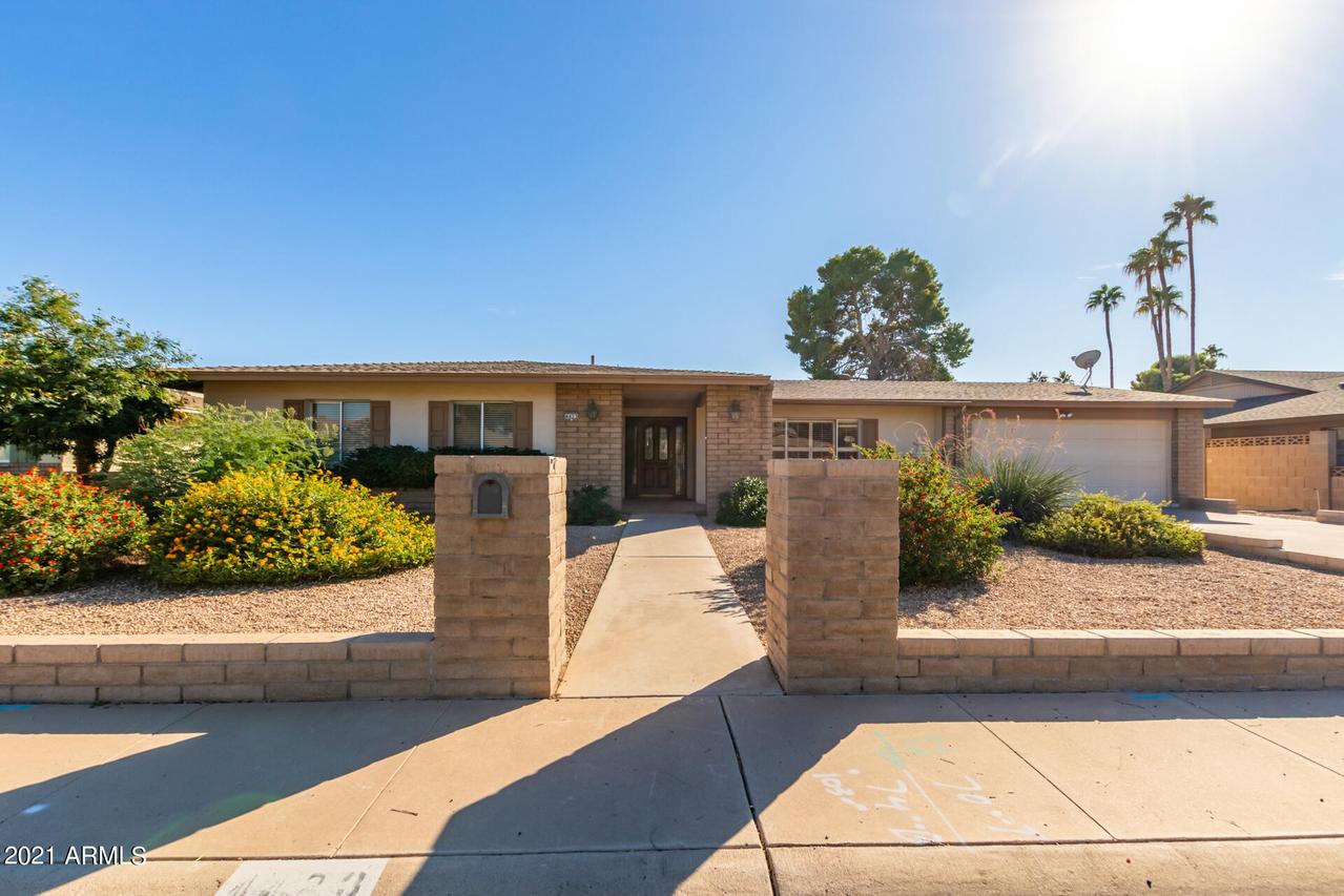 4423 W Echo Ln., Glendale, AZ 85302