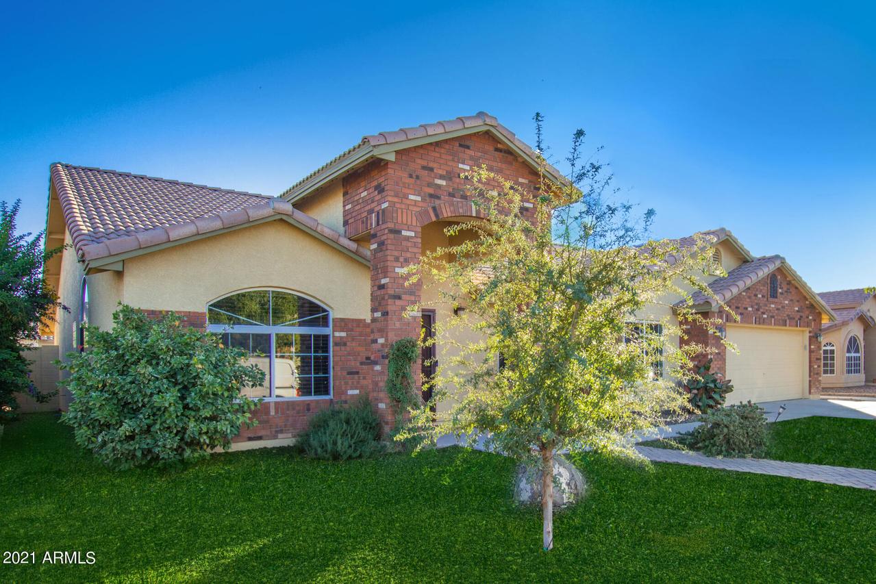 3665 E Meadow Mist Ln., San Tan Valley, AZ 85140