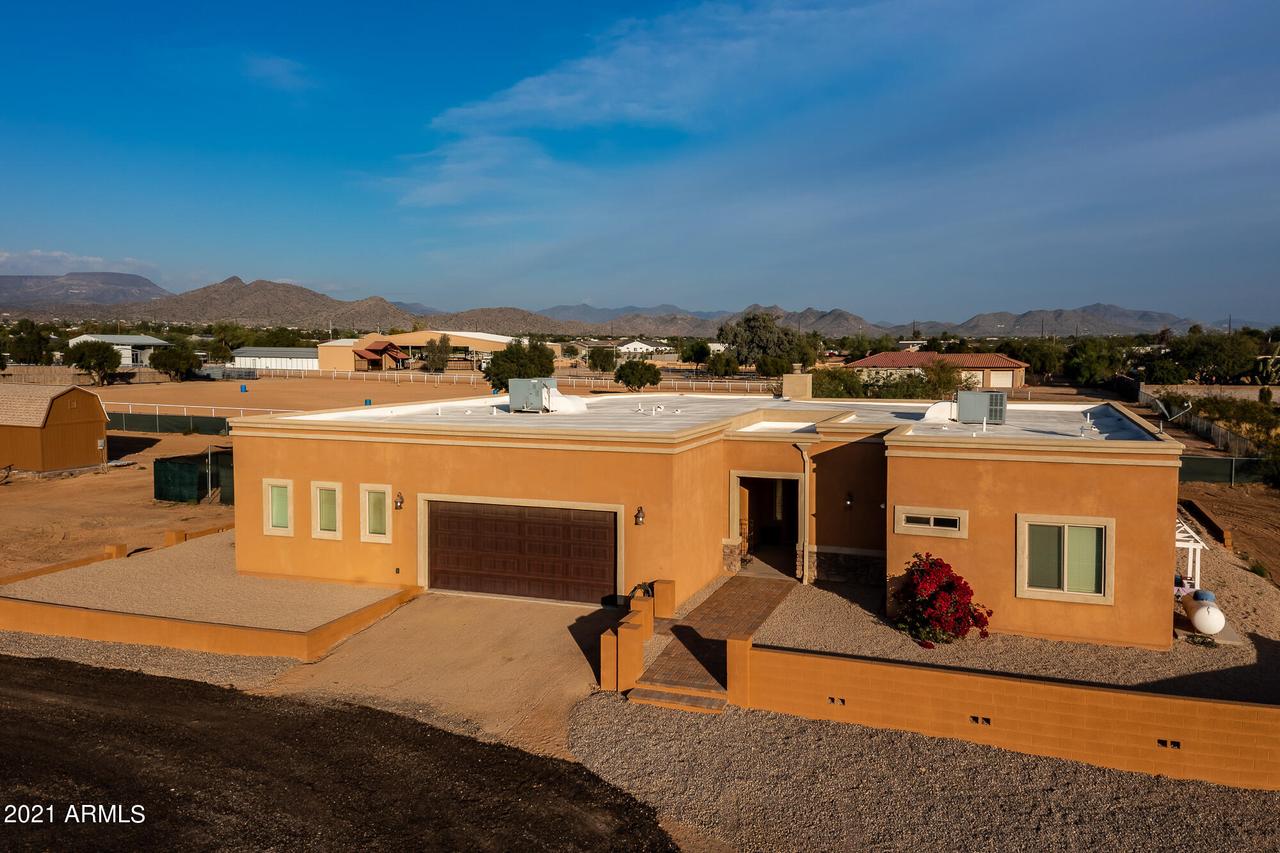 37207 N 15th Ave., Phoenix, AZ 85086