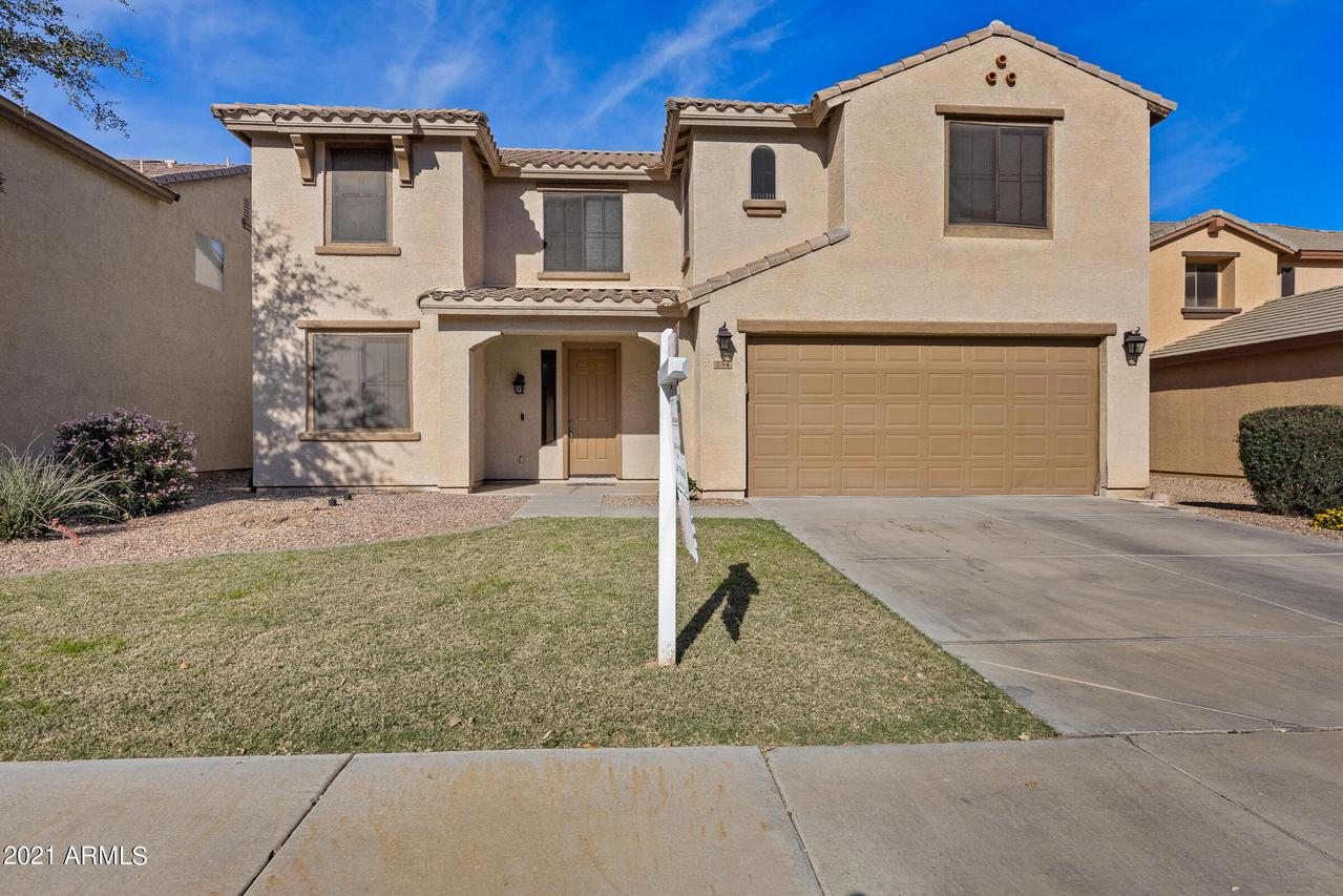 734 W Desert Seasons Dr., San Tan Valley, AZ 85143