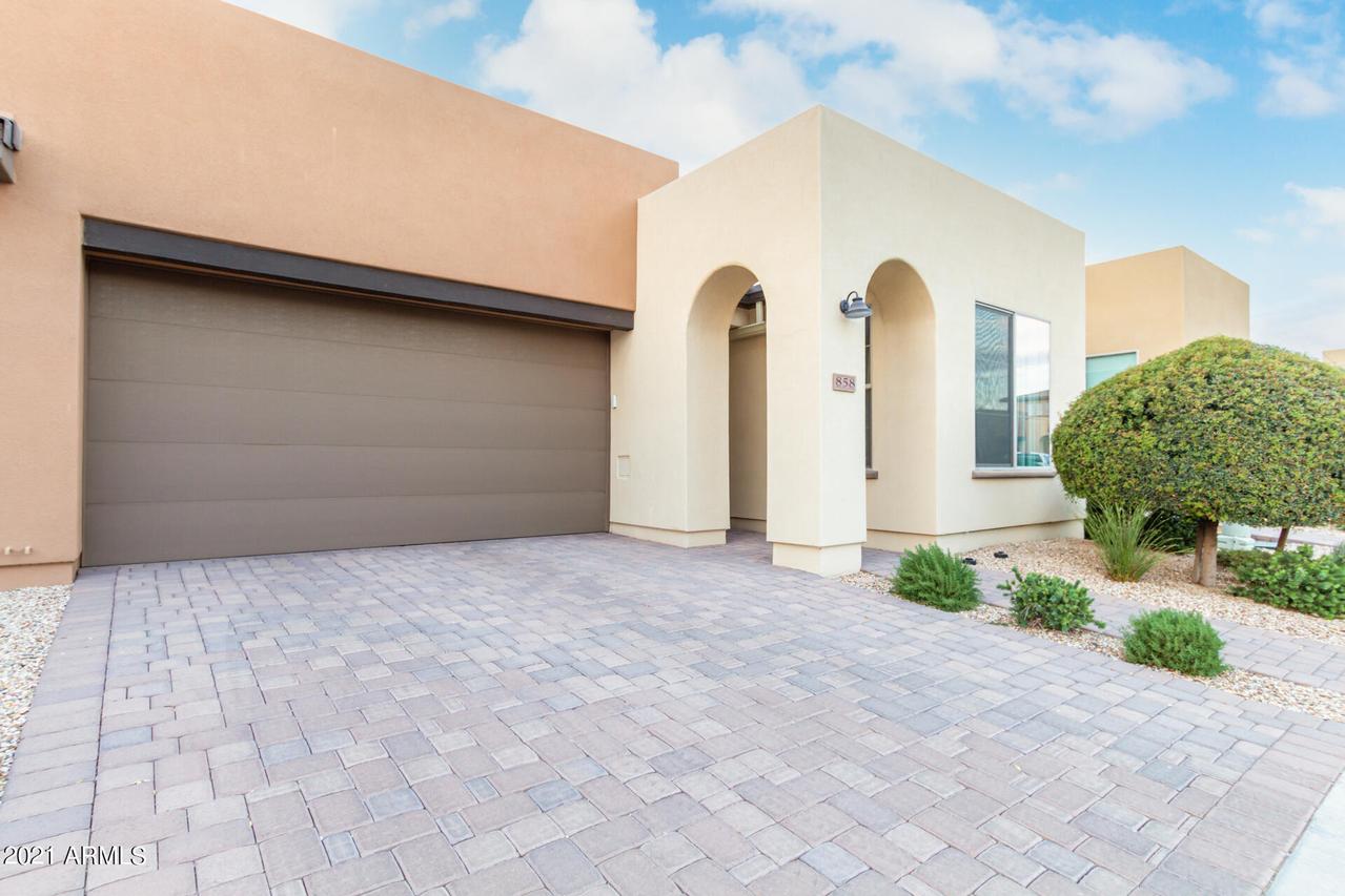 858 E Cobble Stone Dr., San Tan Valley, AZ 85140