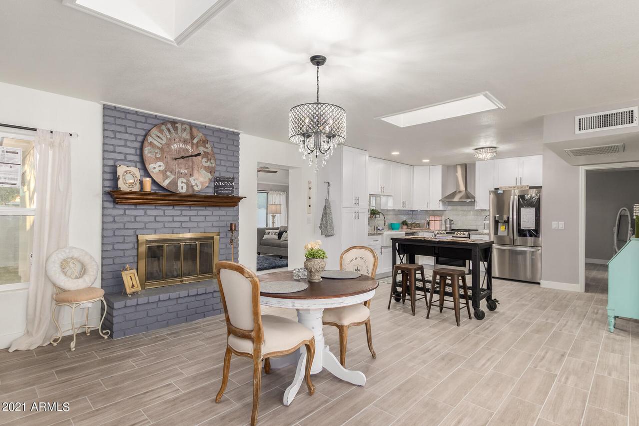 716 W Hermosa Dr., Tempe, AZ 85282