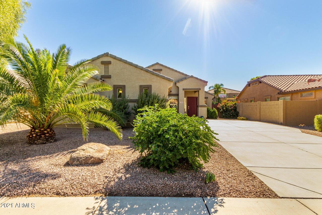 779 E Mule Train Tr., San Tan Valley, AZ 85143