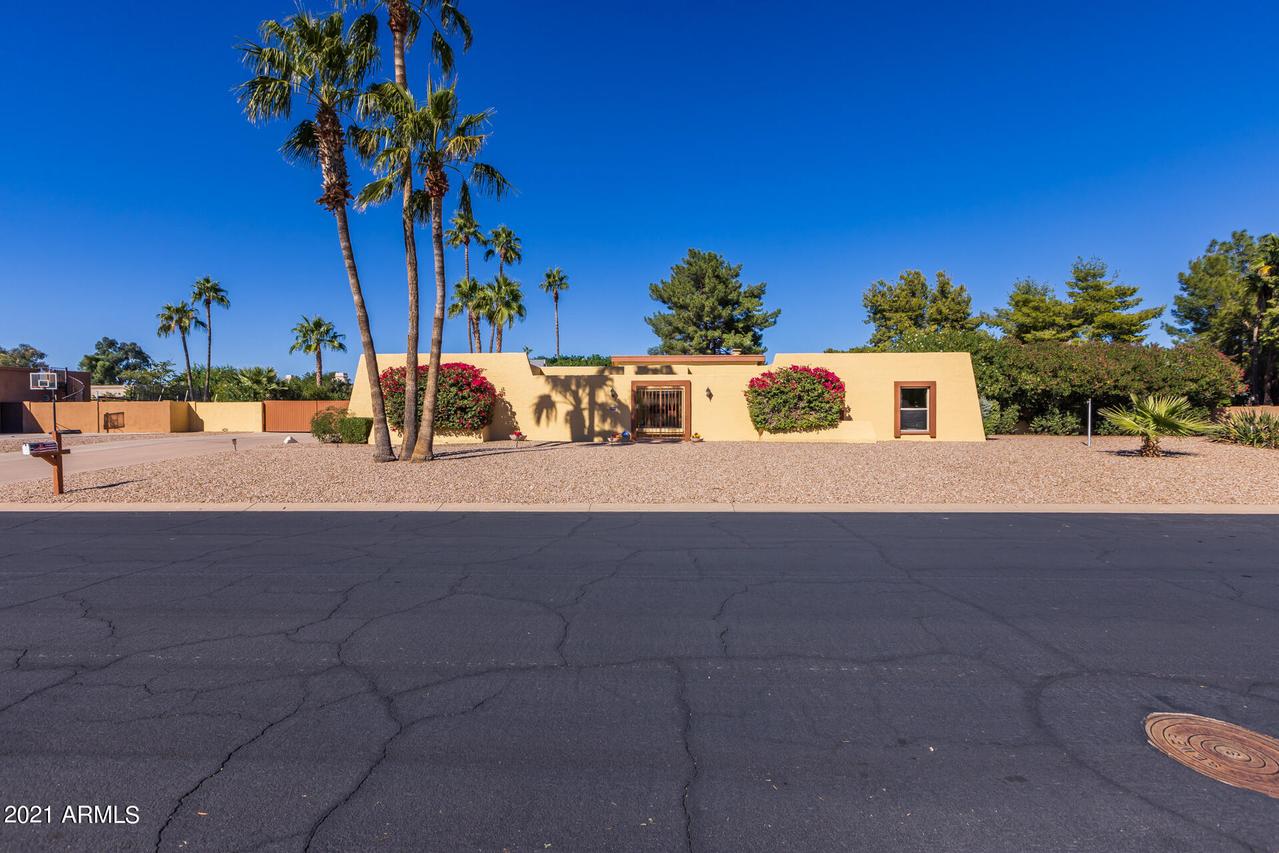6446 E Ludlow Dr., Scottsdale, AZ 85254