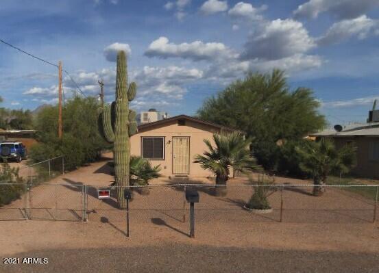 551 S Main Dr., Apache Junction, AZ 85120