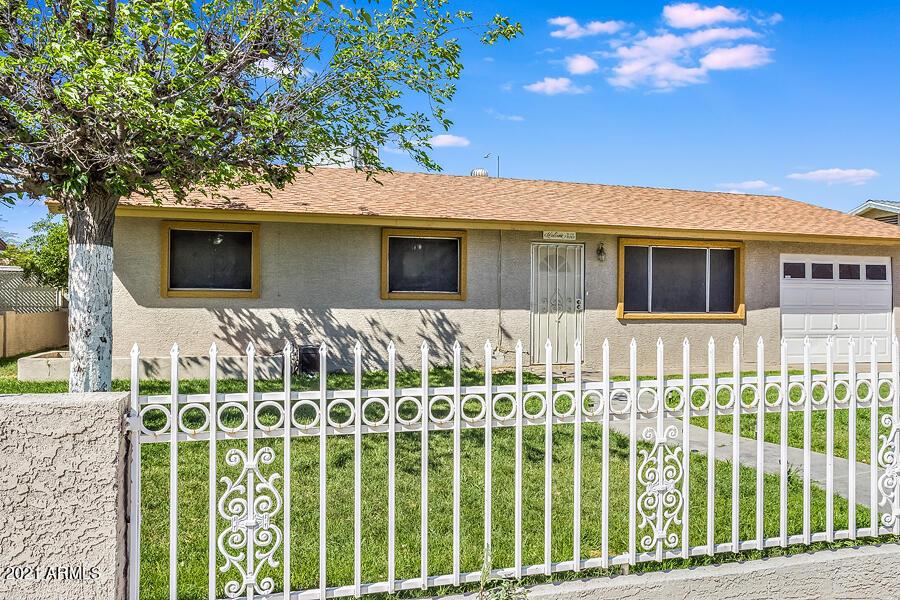 460 E San Tan St., Chandler, AZ 85225