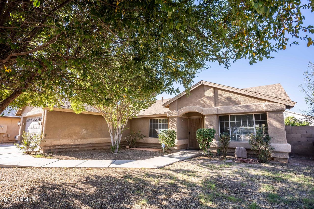 8614 W Denton Ln., Glendale, AZ 85305