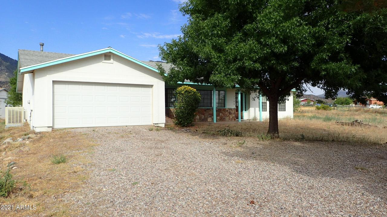 7566 S Circle Dr., Hereford, AZ 85615