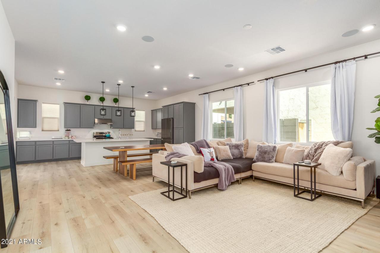 15933 N 74th Ln., Peoria, AZ 85381