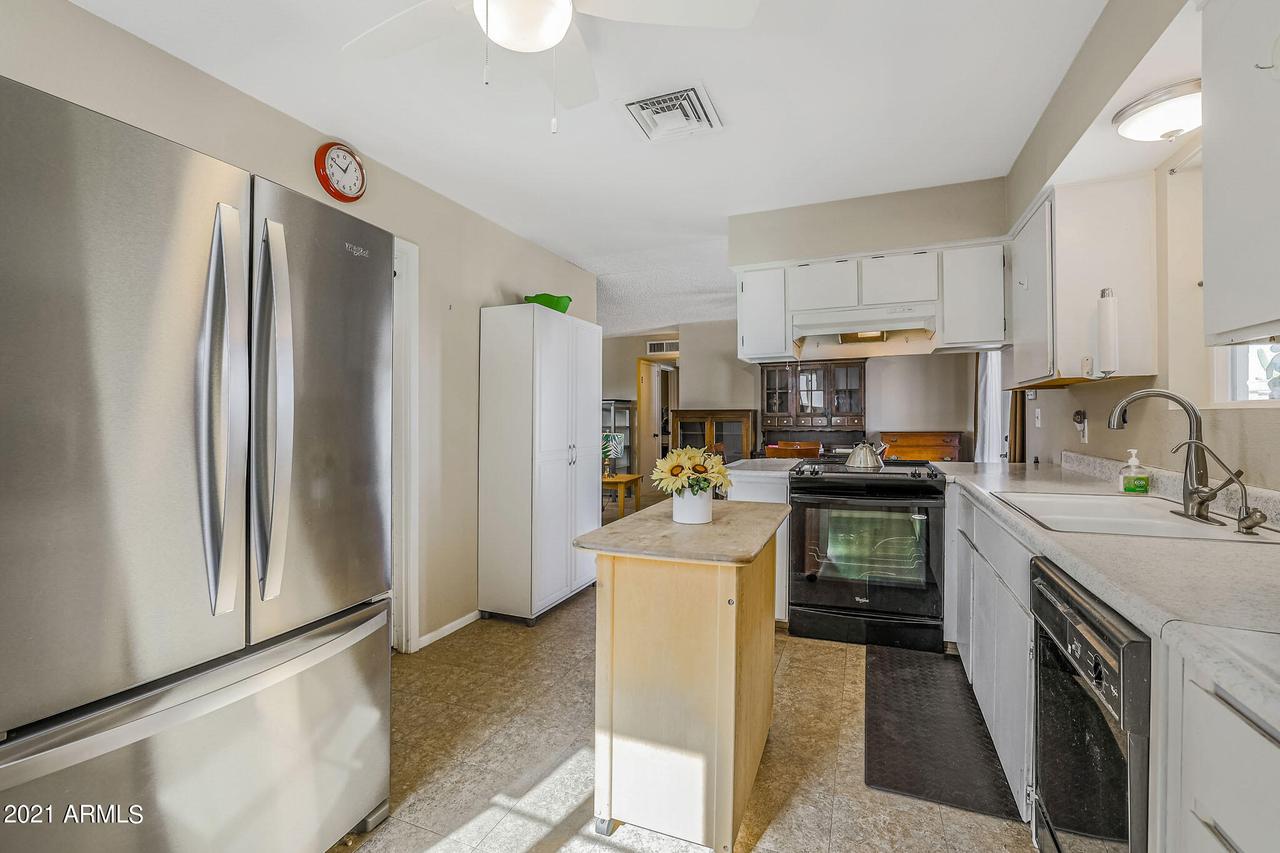 1381 S Lawther Dr., Apache Junction, AZ 85120