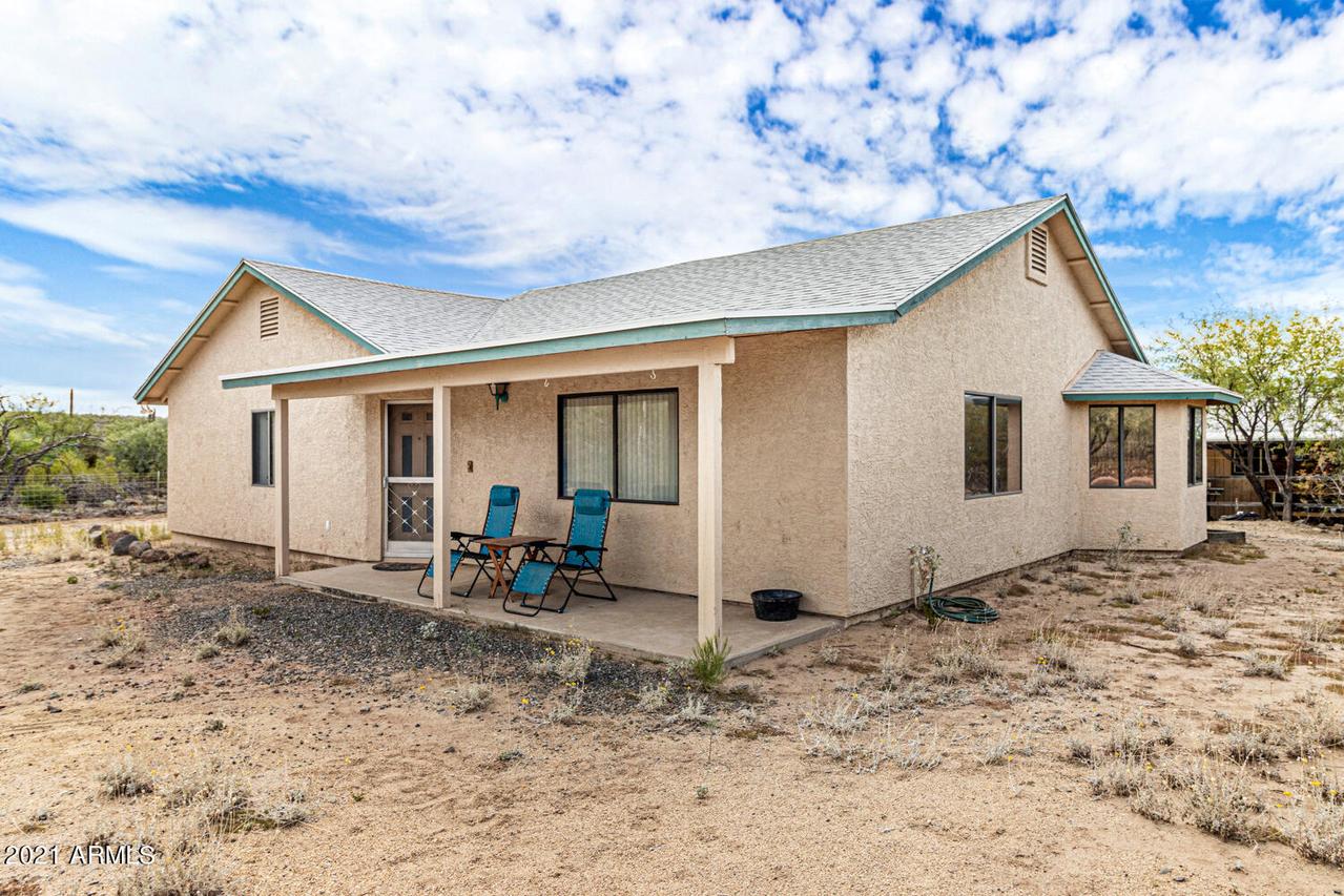 47608 N 9th Ave., New River, AZ 85087