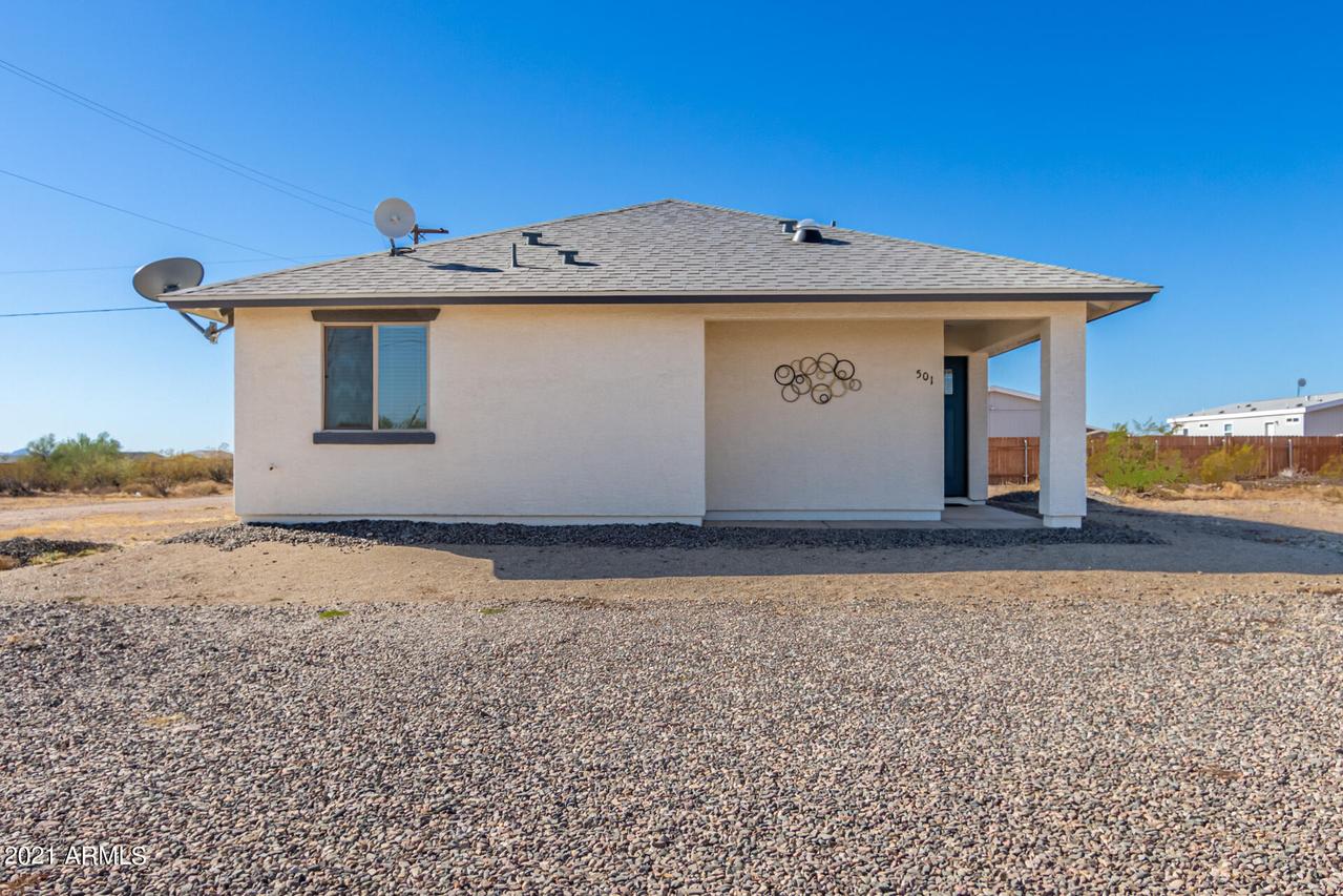 501 Reizen Dr., Morristown, AZ 85342