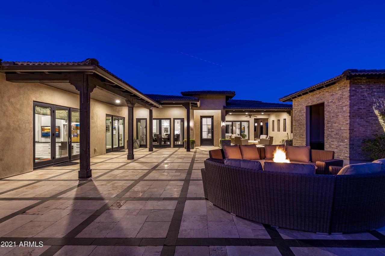 8668 W Lariat Ln., Peoria, AZ 85383