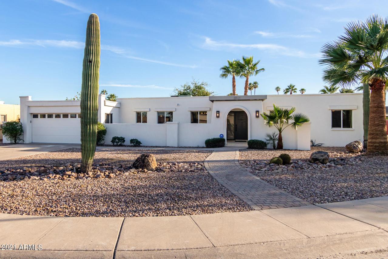 3521 E Cannon Dr., Phoenix, AZ 85028