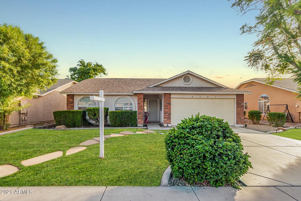 2301 E Wildhorse Pl., Chandler, AZ 85286