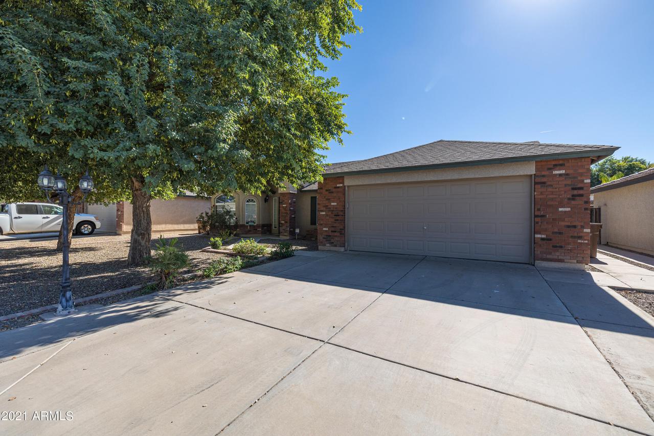 3825 E Shapinsay Dr., San Tan Valley, AZ 85140