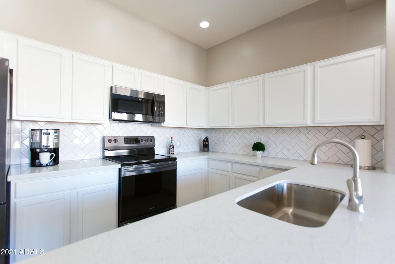 16420 N Thompson Peak Pkwy. #2011, Scottsdale, AZ 85260