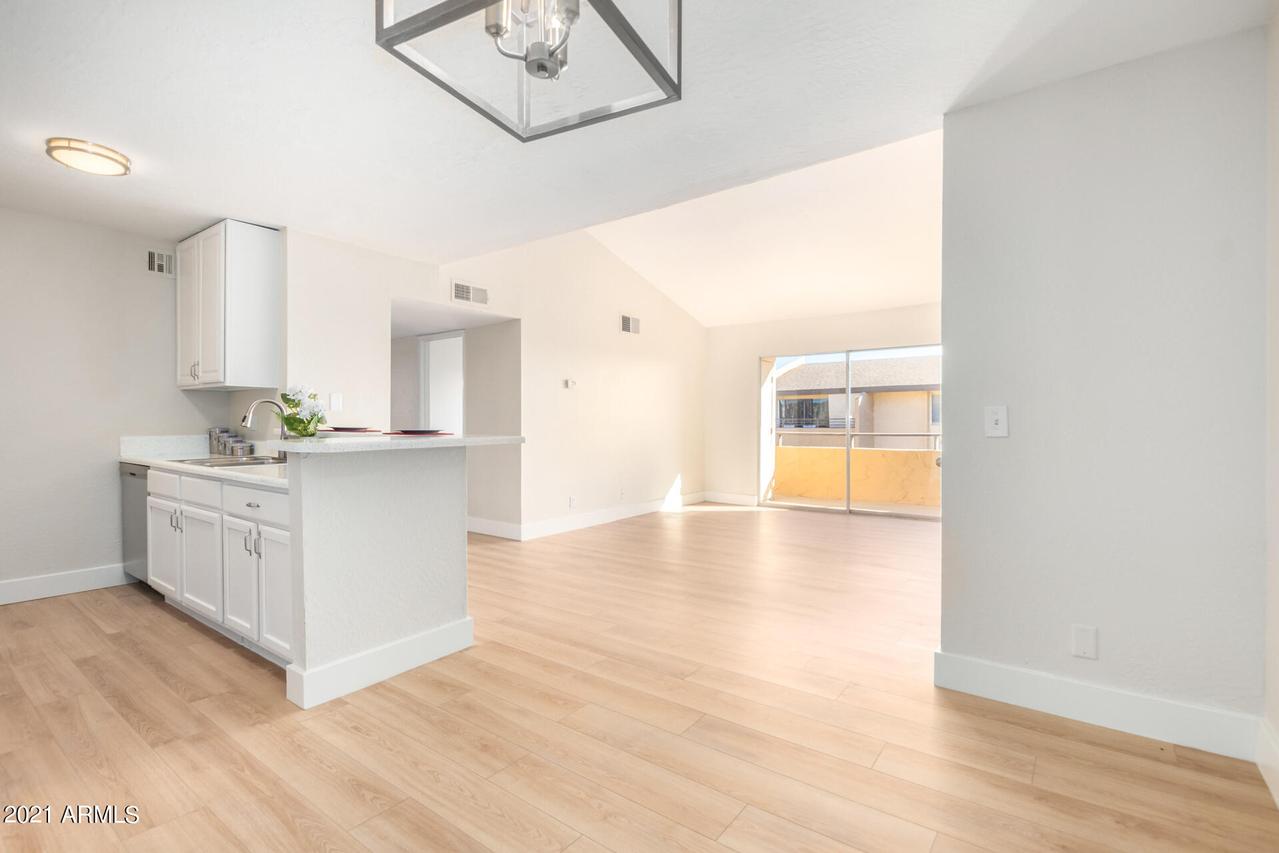 8055 E Thomas Rd. #N301, Scottsdale, AZ 85251