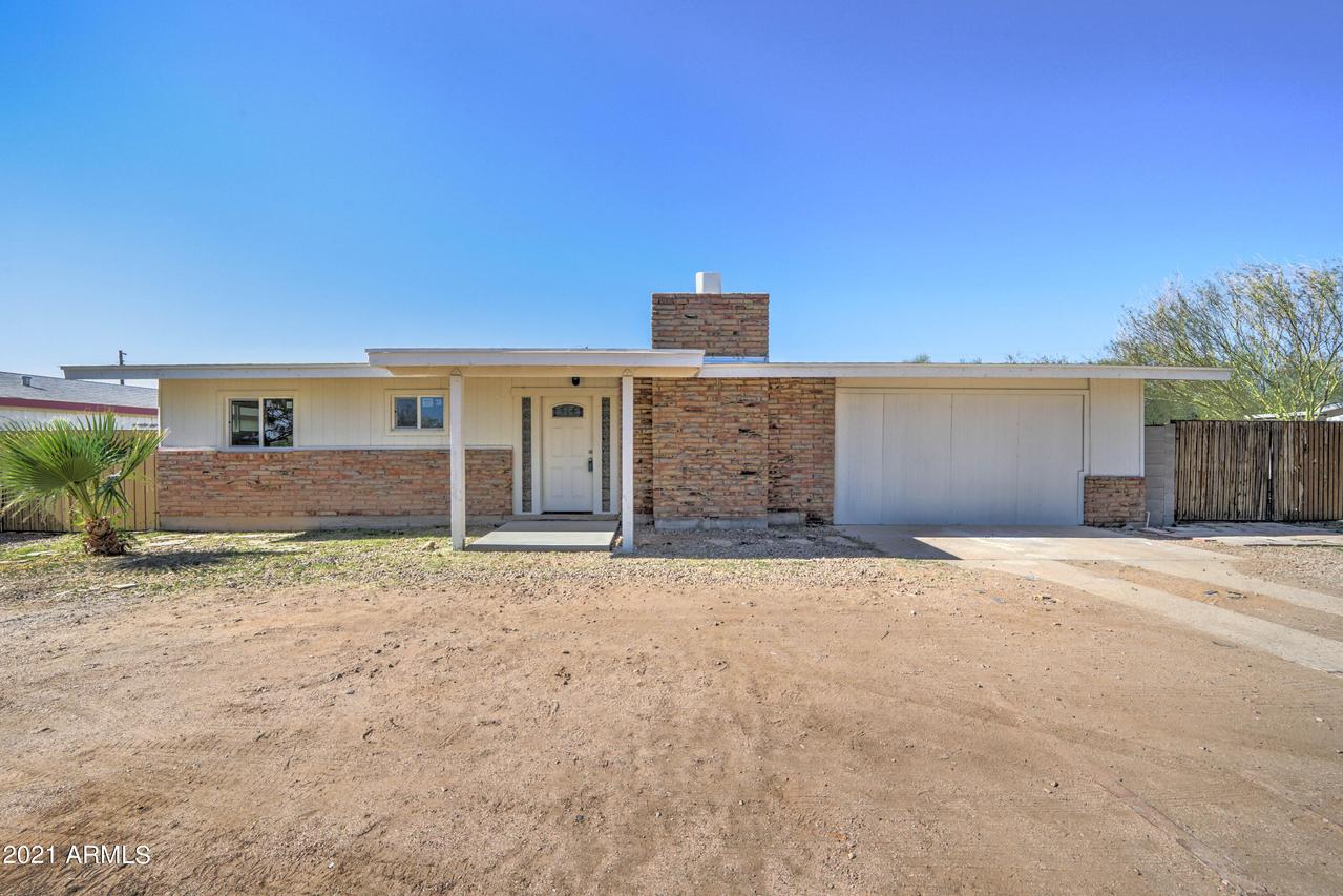 1130 S Lawson Dr., Apache Junction, AZ 85120