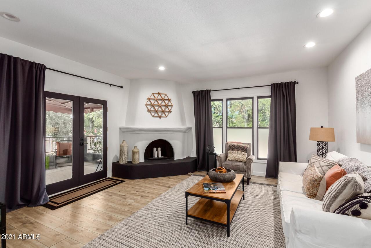 5200 S Lakeshore Dr. #205, Tempe, AZ 85283
