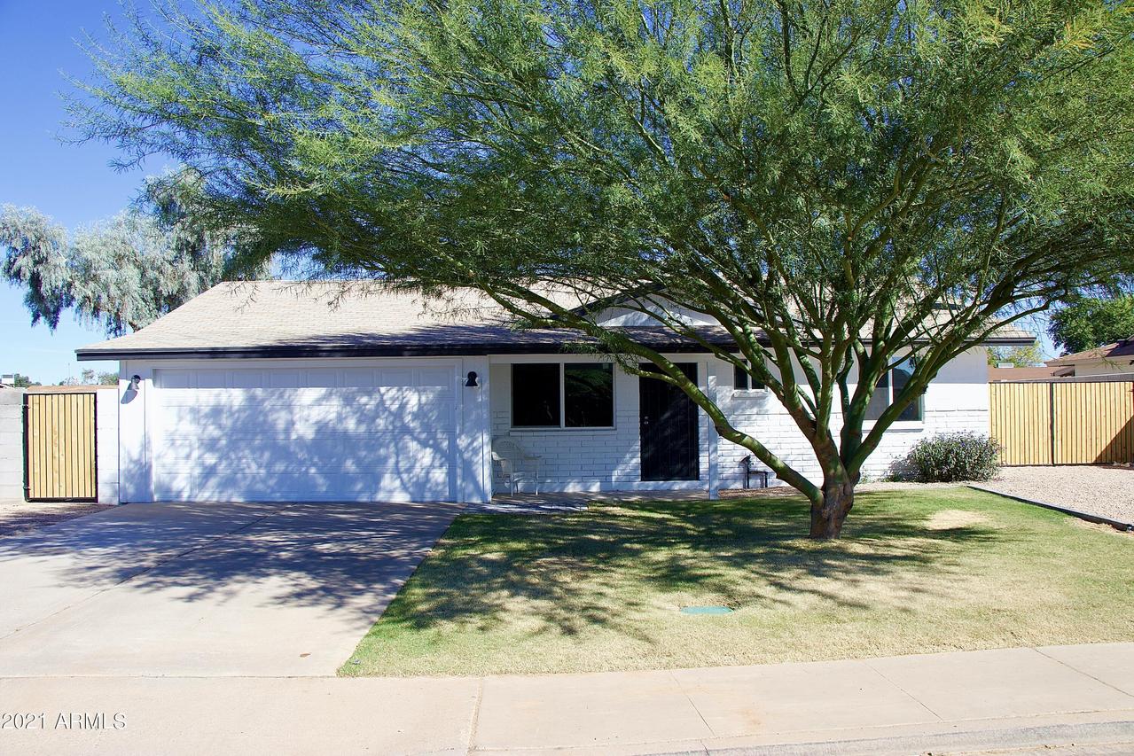 2904 E Pueblo Ave., Mesa, AZ 85204