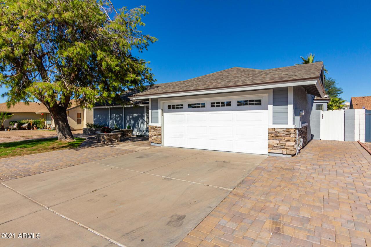 1042 E Ingram St., Mesa, AZ 85203