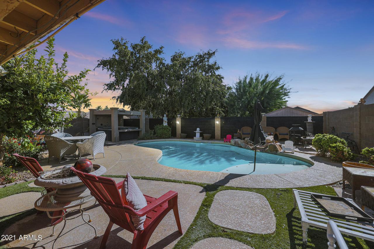 8607 W Charleston Ave., Peoria, AZ 85382