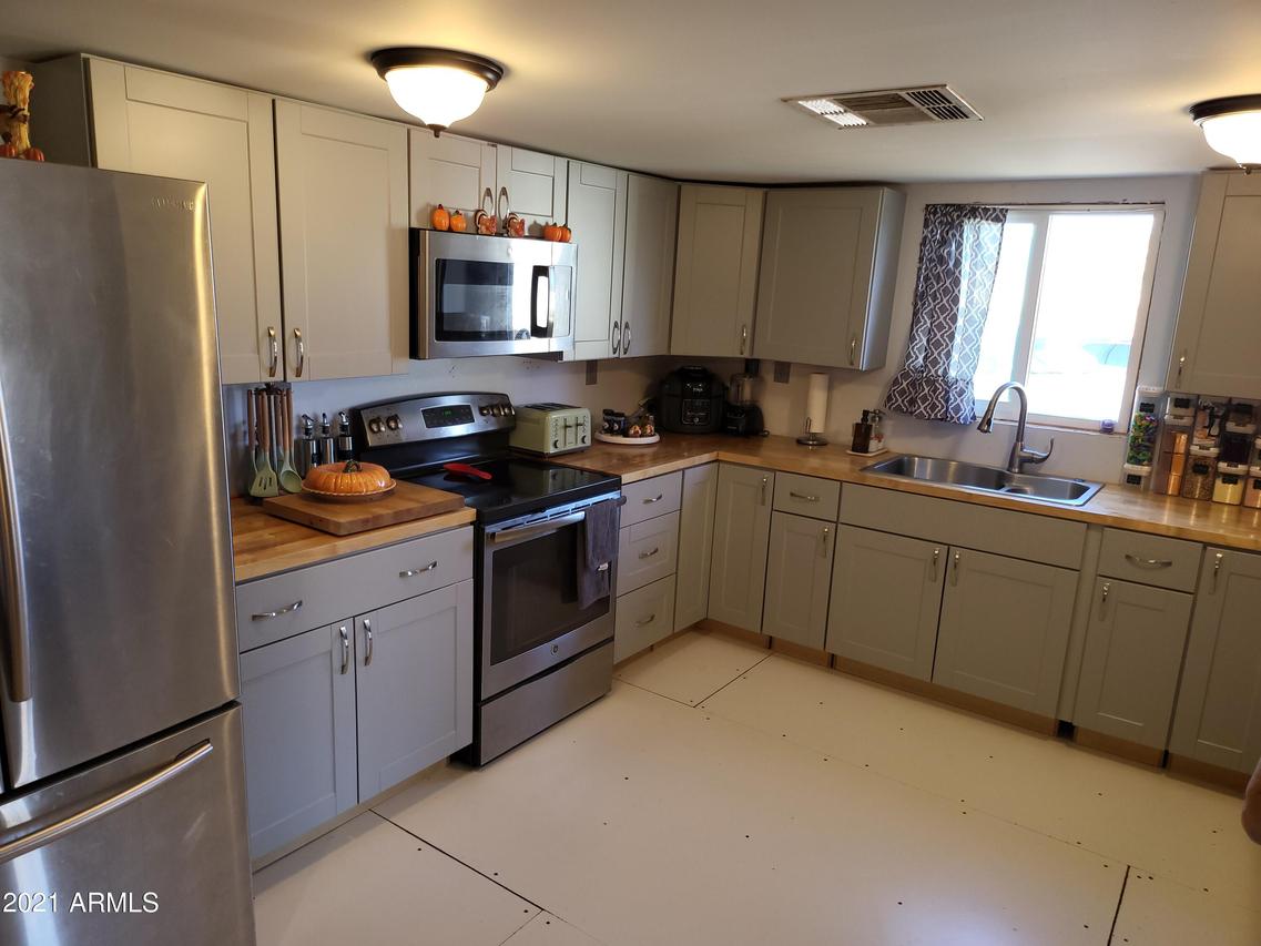 43155 N Jackrabbit Rd., San Tan Valley, AZ 85140