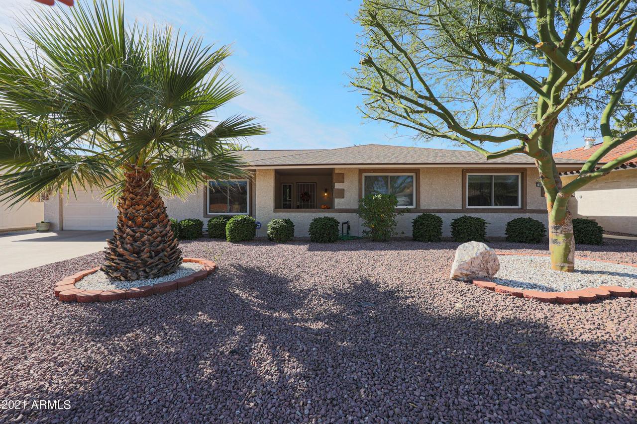 19406 N Willowcreek Cir., Sun City, AZ 85373