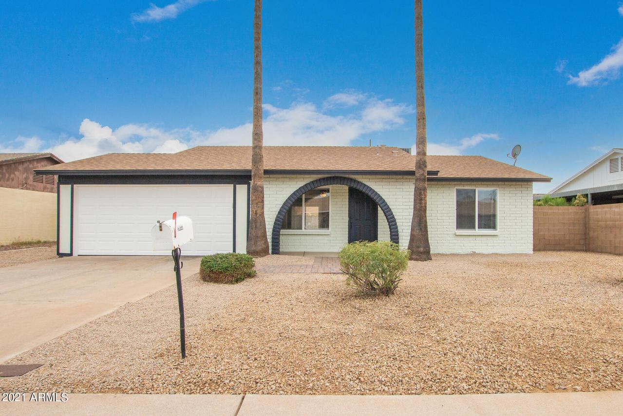 2833 W Michelle Dr., Phoenix, AZ 85053