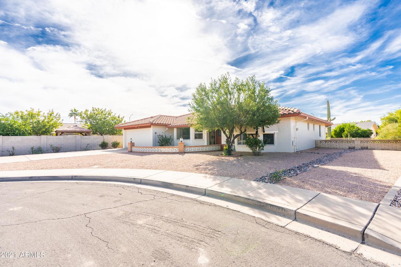 2440 S Honeysuckle Cir., Mesa, AZ 85209