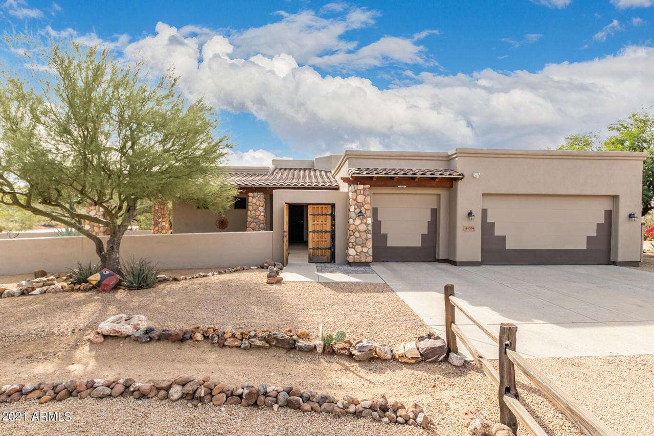 44304 N 18th St., New River, AZ 85087