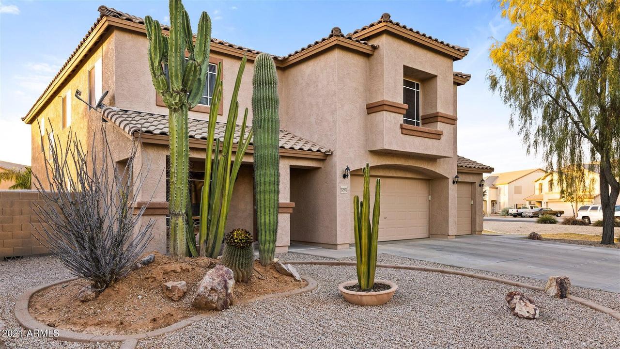 27972 N Sandstone Way, San Tan Valley, AZ 85143