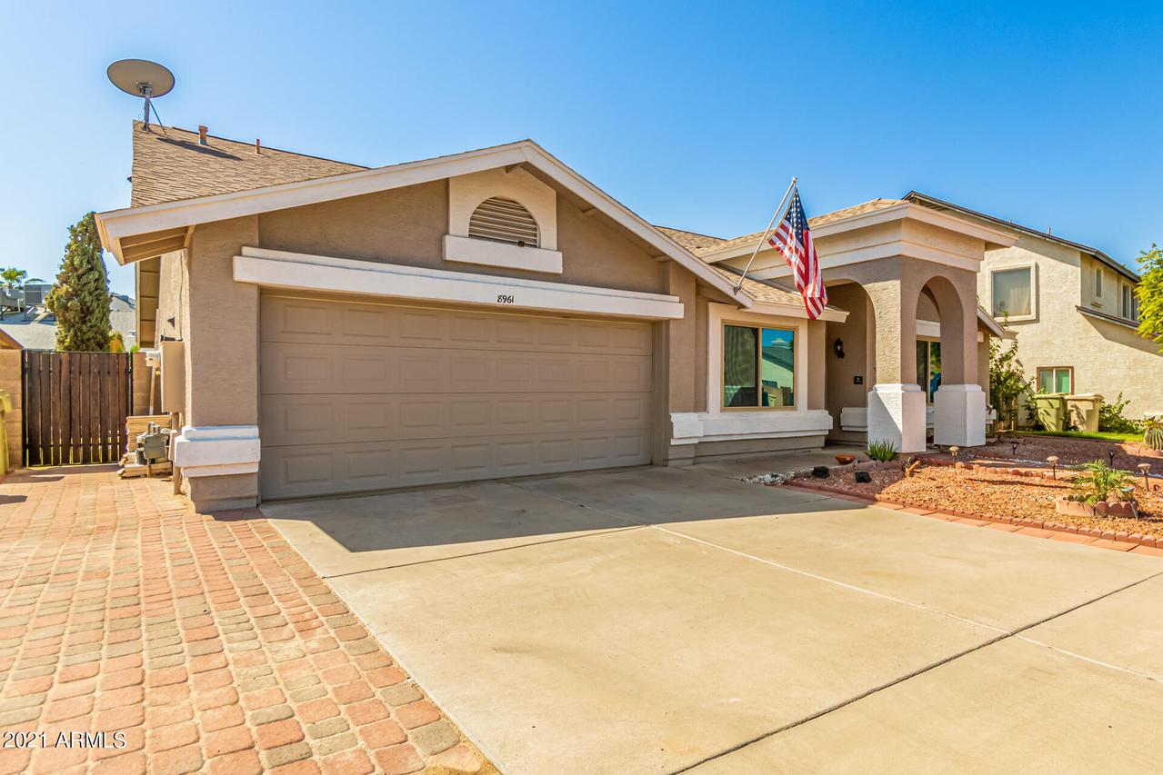 8961 W Tuckey Ln., Glendale, AZ 85305