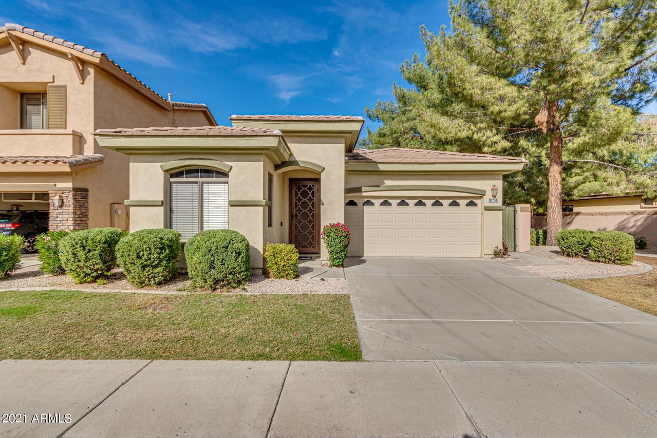 2042 W Periwinkle Way, Chandler, AZ 85248