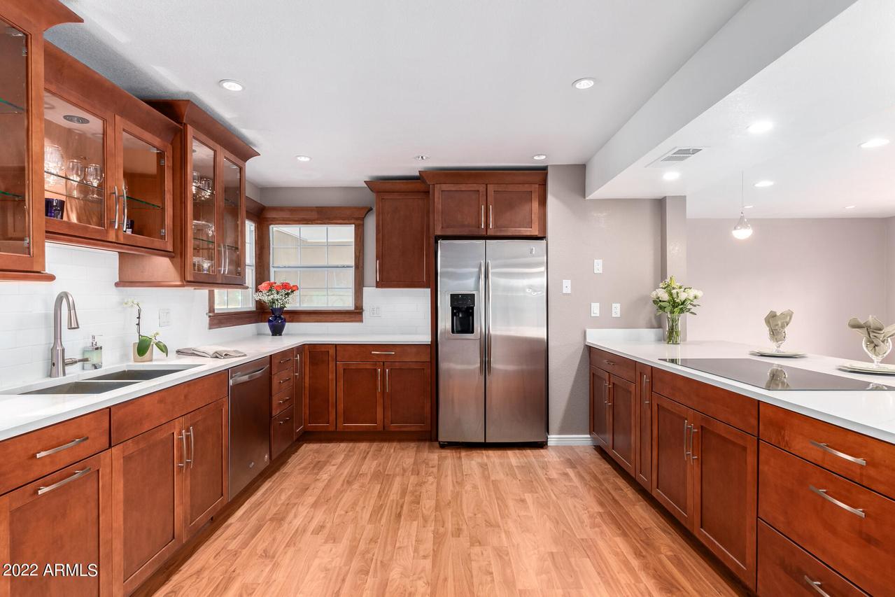 3909 S Juniper St. St., Tempe, AZ 85282