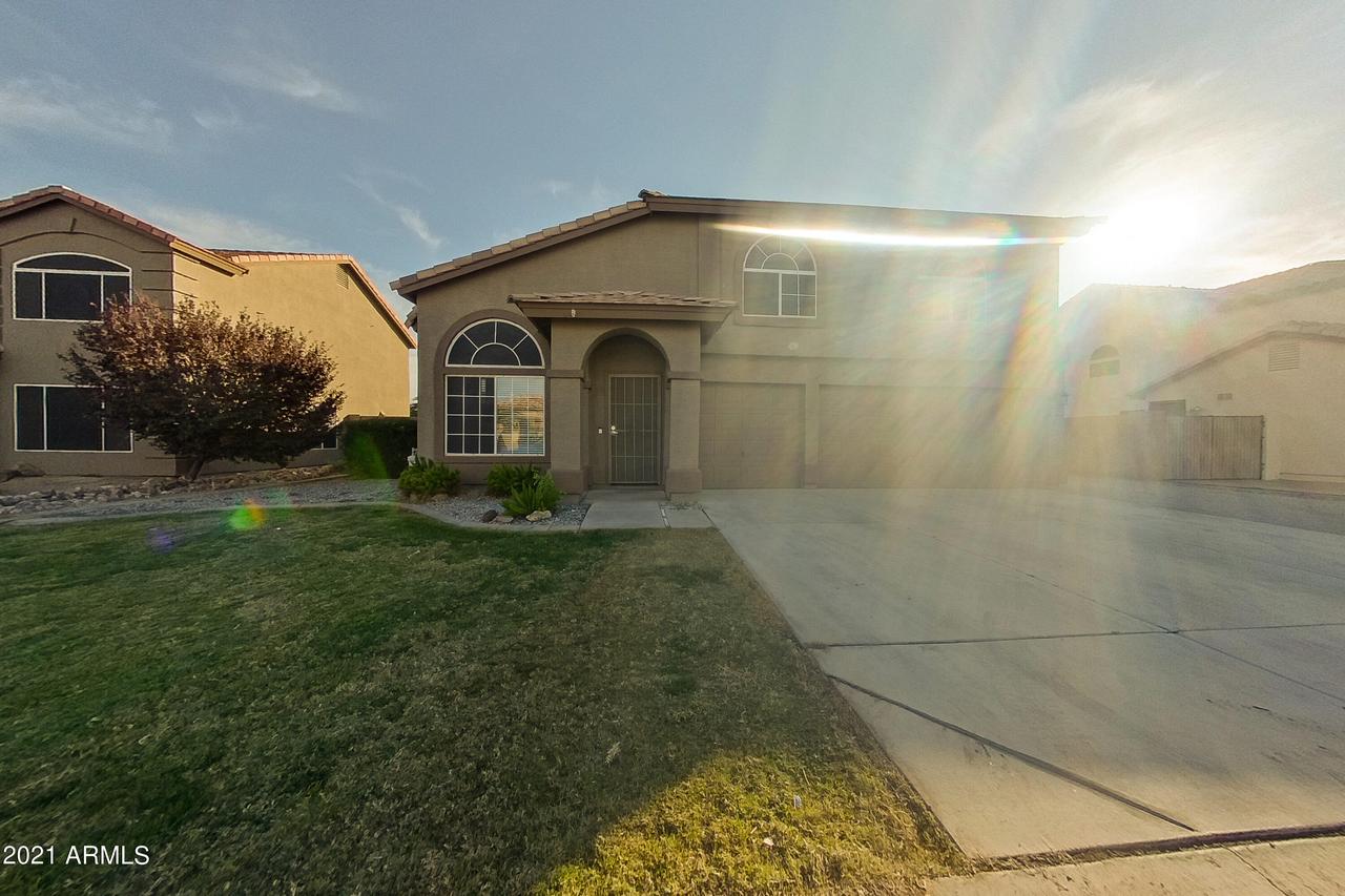 1043 E Rosebud Dr., San Tan Valley, AZ 85143